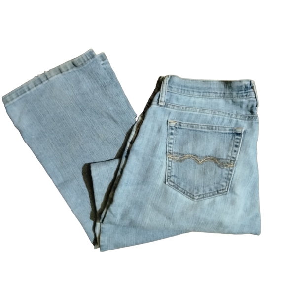 Vintage 'As Real As Wrangler' Light Wash Relaxed Fit Women's Denim Jeans - Picture 1 of 13